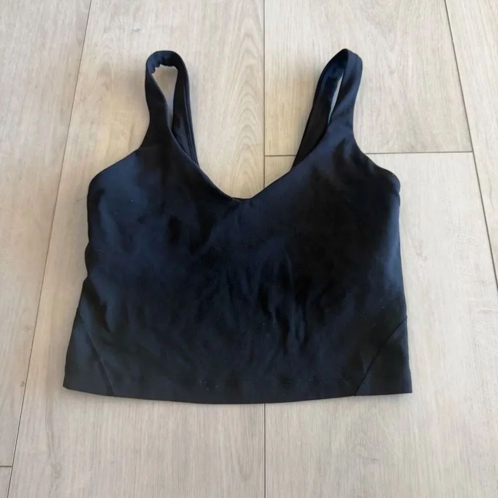 Lululemon women’s black sports bra size 4
